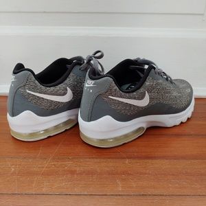 Womens Nike Air Max (W.9, M. 7)